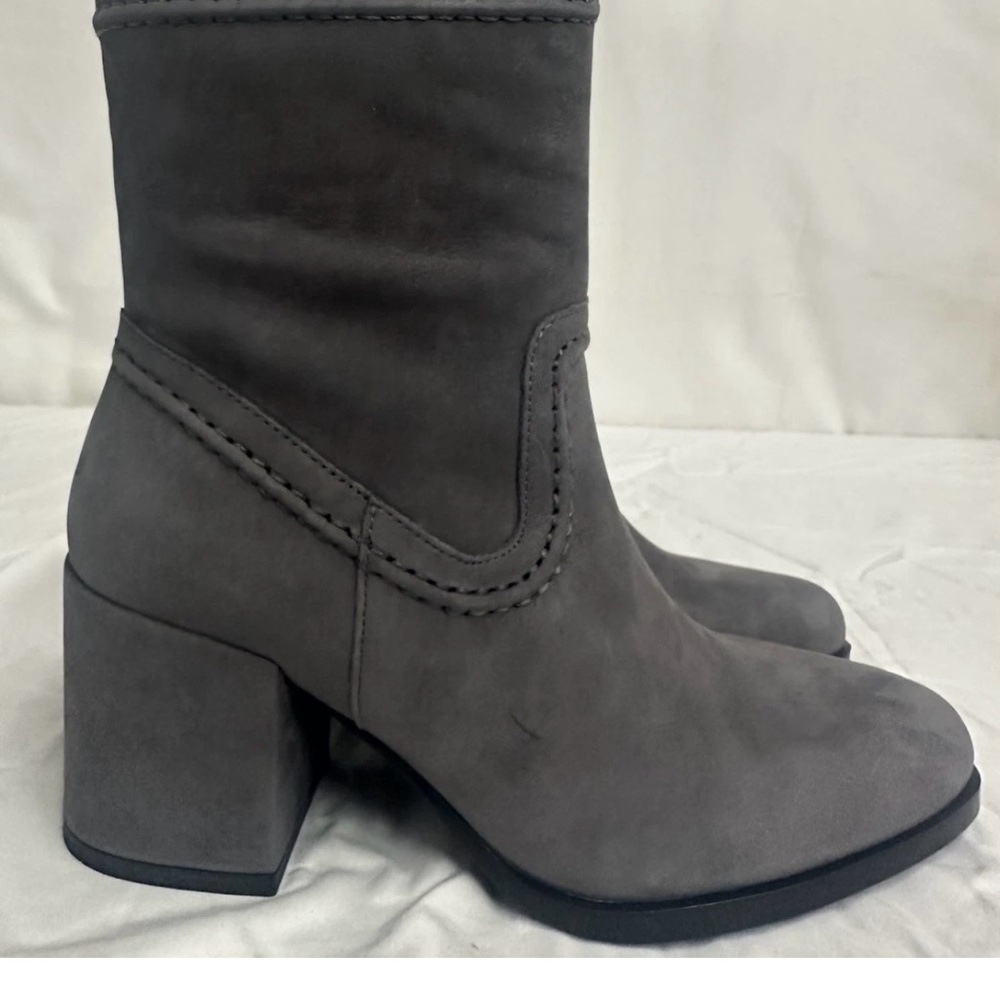 Vince Camuto womens Pailey Block Heel BootMid Calf Boot Size 6M New w box .R14 - Picture 3 of 9